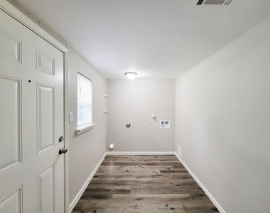 5606 Willow Glen Drive - Photo Thumbnail 18