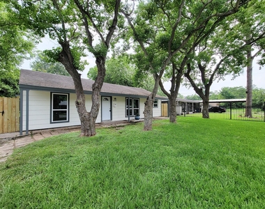 5606 Willow Glen Drive - Photo Thumbnail 2