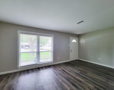 5606 Willow Glen Drive - Photo Thumbnail 3