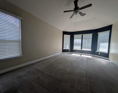 8343 Sedona Ridge Drive - Photo Thumbnail 8