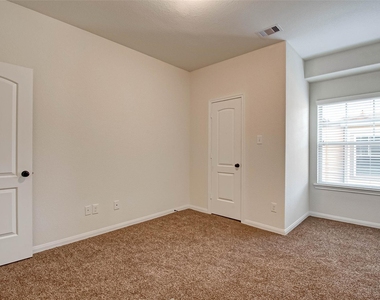 20 Cheswood Manor Court - Photo Thumbnail 12