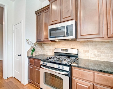 20 Cheswood Manor Court - Photo Thumbnail 9