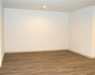 7839 Murciana Drive - Photo Thumbnail 3