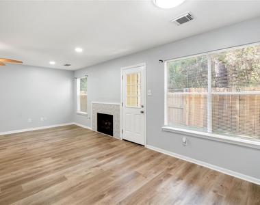 38 N Walden Elms S - Photo Thumbnail 11