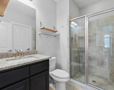 702 N Shepherd Drive - Photo Thumbnail 16