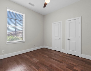 702 N Shepherd Drive - Photo Thumbnail 15