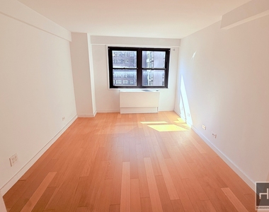 East 39th Street - Photo Thumbnail 4