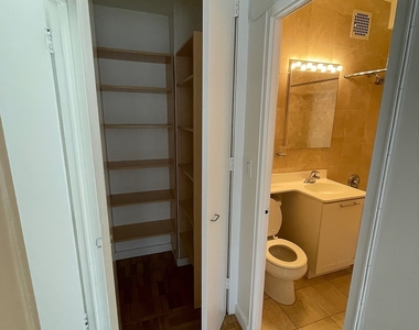 East 49 Street - Photo Thumbnail 3