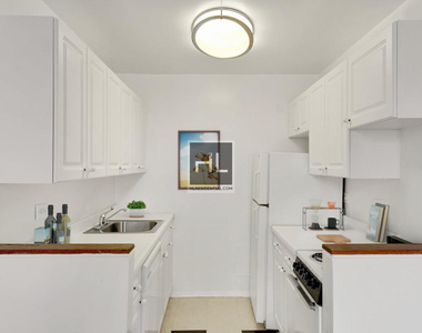 West 34th Street - Photo Thumbnail 1