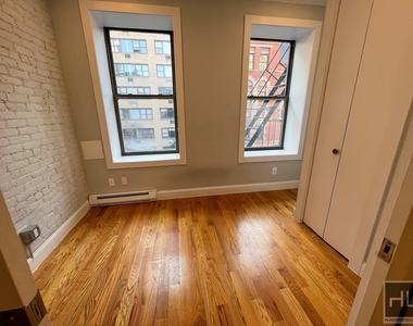 East 80th Street - Photo Thumbnail 2