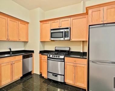 East 67 Street - Photo Thumbnail 1