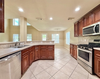 1810 Katlyn Lane - Photo Thumbnail 14