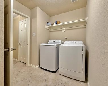 1810 Katlyn Lane - Photo Thumbnail 43