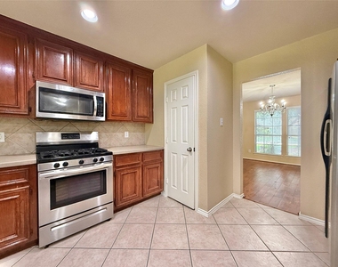 1810 Katlyn Lane - Photo Thumbnail 16