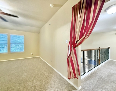 1810 Katlyn Lane - Photo Thumbnail 32