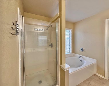 1810 Katlyn Lane - Photo Thumbnail 25