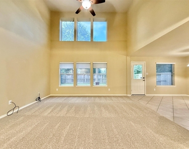 1810 Katlyn Lane - Photo Thumbnail 8