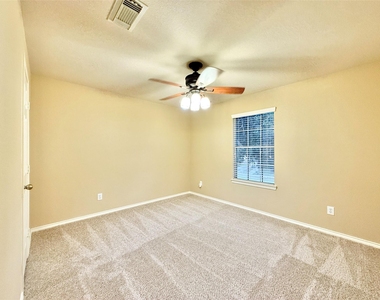 1810 Katlyn Lane - Photo Thumbnail 38