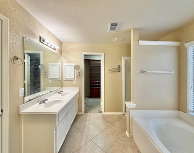 1810 Katlyn Lane - Photo Thumbnail 23