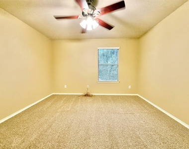 1810 Katlyn Lane - Photo Thumbnail 39