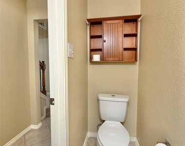 1810 Katlyn Lane - Photo Thumbnail 19