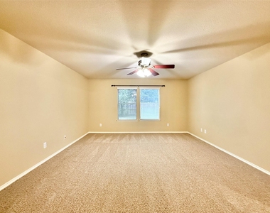1810 Katlyn Lane - Photo Thumbnail 21
