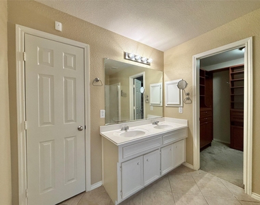 1810 Katlyn Lane - Photo Thumbnail 24