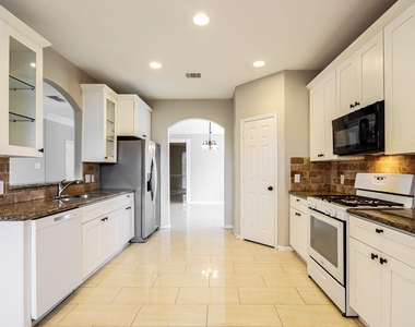 18222 Noble Forest Drive - Photo Thumbnail 6