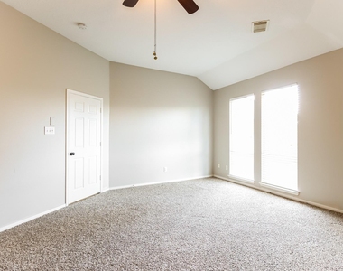 18222 Noble Forest Drive - Photo Thumbnail 10