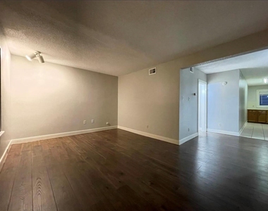1901 Brun Street - Photo Thumbnail 1