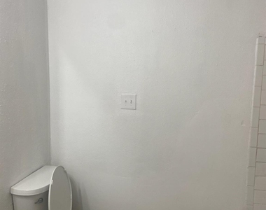 1622 Grand Park Drive - Photo Thumbnail 5