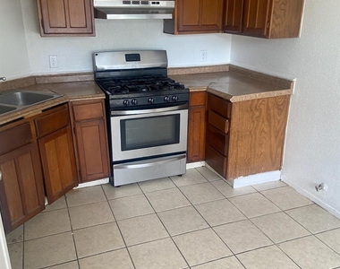 1622 Grand Park Drive - Photo Thumbnail 2