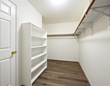 2123 Winter Dale Court - Photo Thumbnail 9