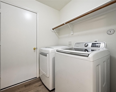 2123 Winter Dale Court - Photo Thumbnail 11