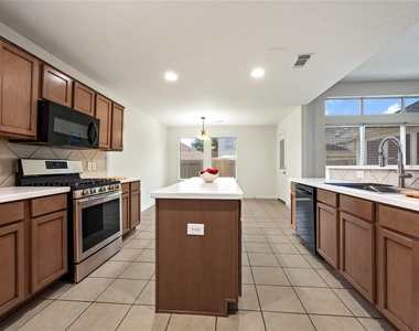 2123 Winter Dale Court - Photo Thumbnail 4