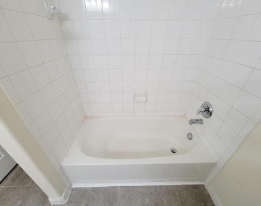 12835 Regal Oaks Bend Lane - Photo Thumbnail 24