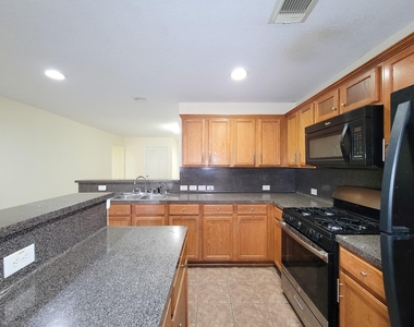 12835 Regal Oaks Bend Lane - Photo Thumbnail 8