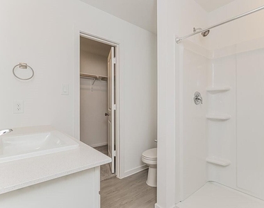 1717 Lofty Cedar Court - Photo Thumbnail 9