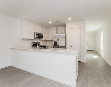 1717 Lofty Cedar Court - Photo Thumbnail 6
