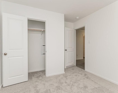 1717 Lofty Cedar Court - Photo Thumbnail 12