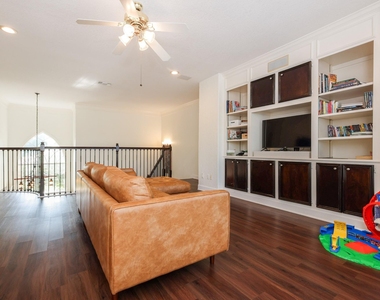 1904 Stonegrove Court - Photo Thumbnail 13
