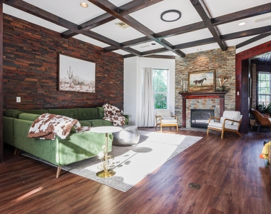 1904 Stonegrove Court - Photo Thumbnail 6