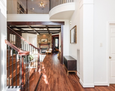 1904 Stonegrove Court - Photo Thumbnail 3