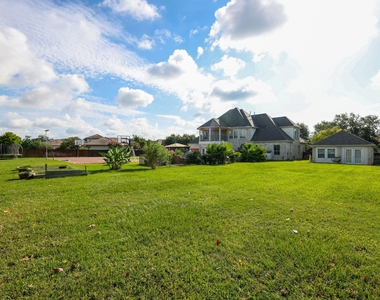 1904 Stonegrove Court - Photo Thumbnail 18