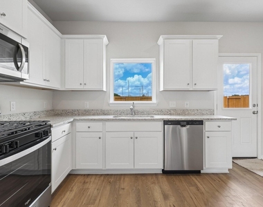 1604 Jean Meadow Drive - Photo Thumbnail 4