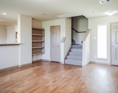 5406 Comel Court - Photo Thumbnail 2