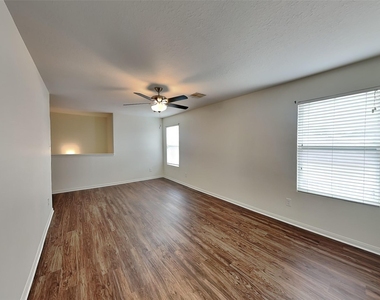 3631 Barkers Crossing Avenue - Photo Thumbnail 12