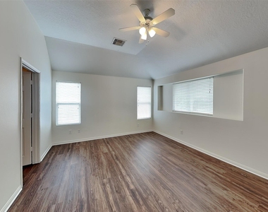 3631 Barkers Crossing Avenue - Photo Thumbnail 14