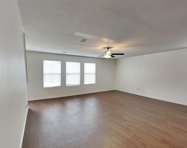 3631 Barkers Crossing Avenue - Photo Thumbnail 8