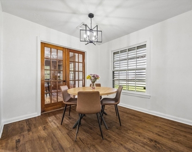 2423 Meadow Lane - Photo Thumbnail 3